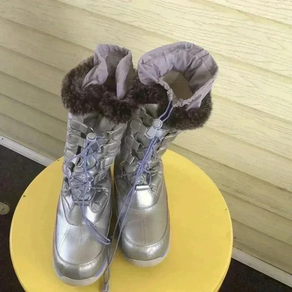 Lands’ End snow boots - Picture 1 of 8